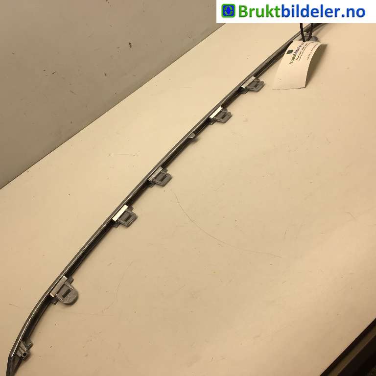 Grill midt til Toyota bZ4X 2022-->>  (TOYOTA|53121-42120|)