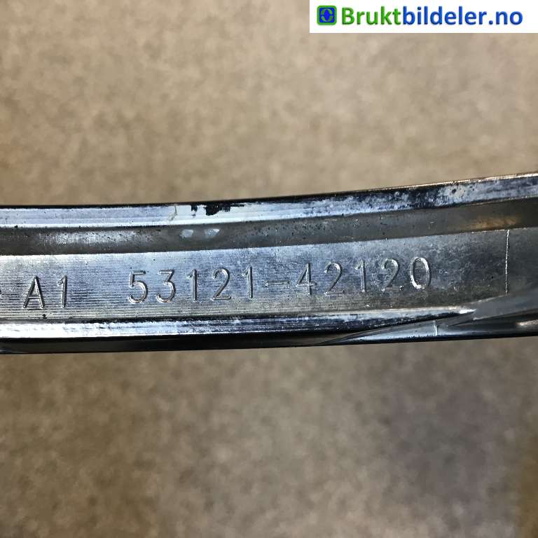 Grill midt til Toyota bZ4X 2022-->>  (TOYOTA|53121-42120|)