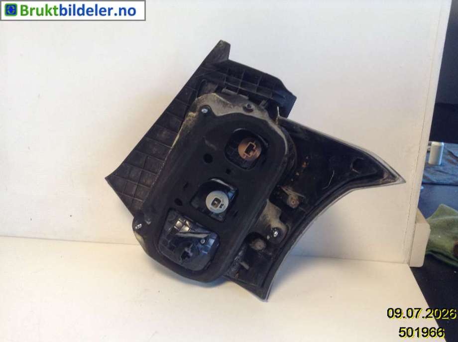 Baklykt venstre til Toyota iQ 2009-2014 (TOYOTA|8156174060||8156174061)