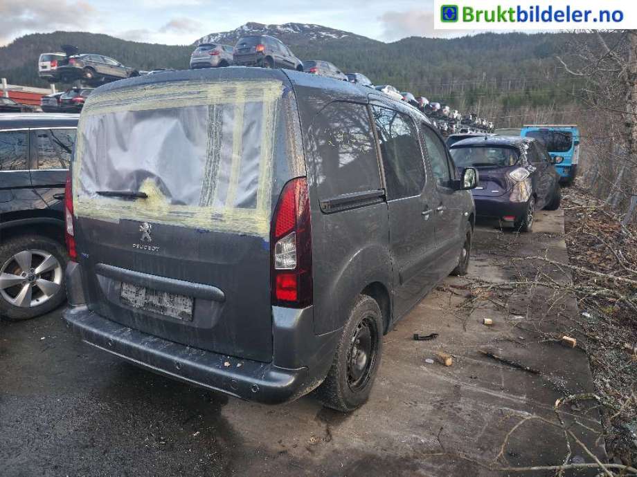 Støtfanger bak til Peugeot Partner, 2015-2019 (Type II, Fase 2)  (PEUGEOT|)