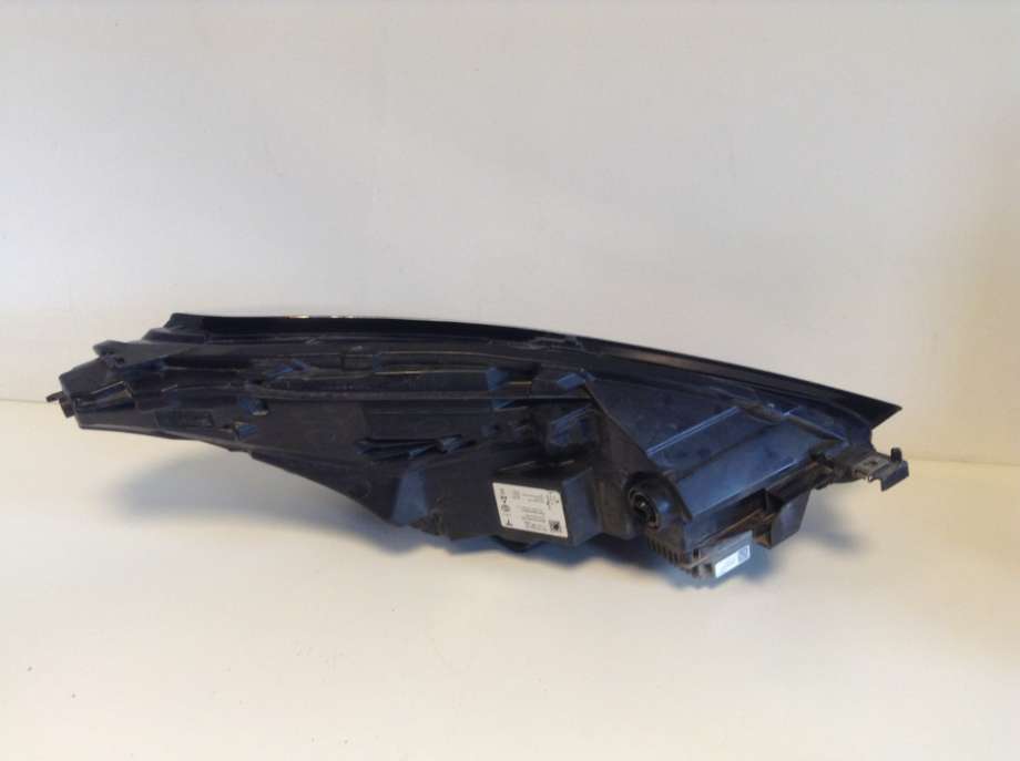 Frontlykt venstre halogen til Tesla Model Y 2021-2024 (Type I) (TESLA|1514952-00-D|015.319-15|)