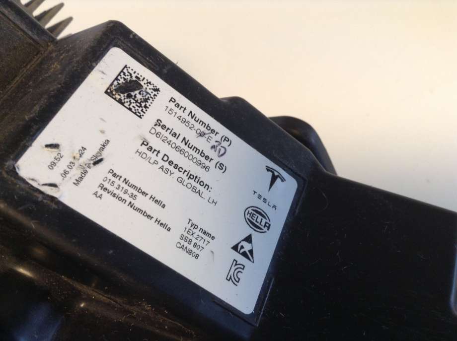 Frontlykt venstre halogen til Tesla Model Y 2021-2024 (Type I) (TESLA|1514952-00-D|015.319-15|)