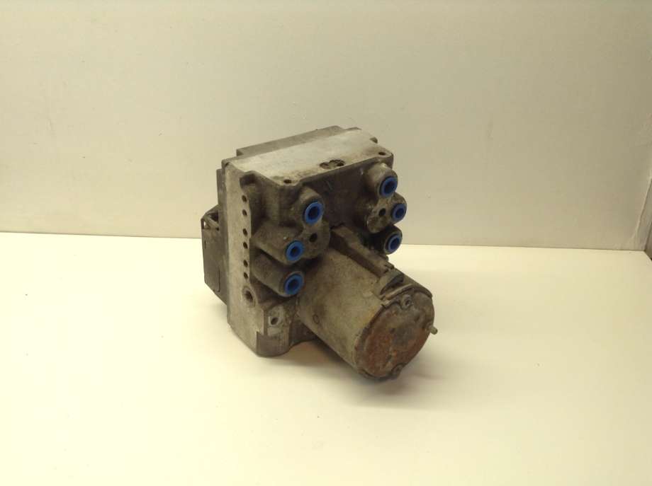 ABS sentral til Audi A8, 1995-2002 (Type I) (AUDI|8D0 614 11 D)