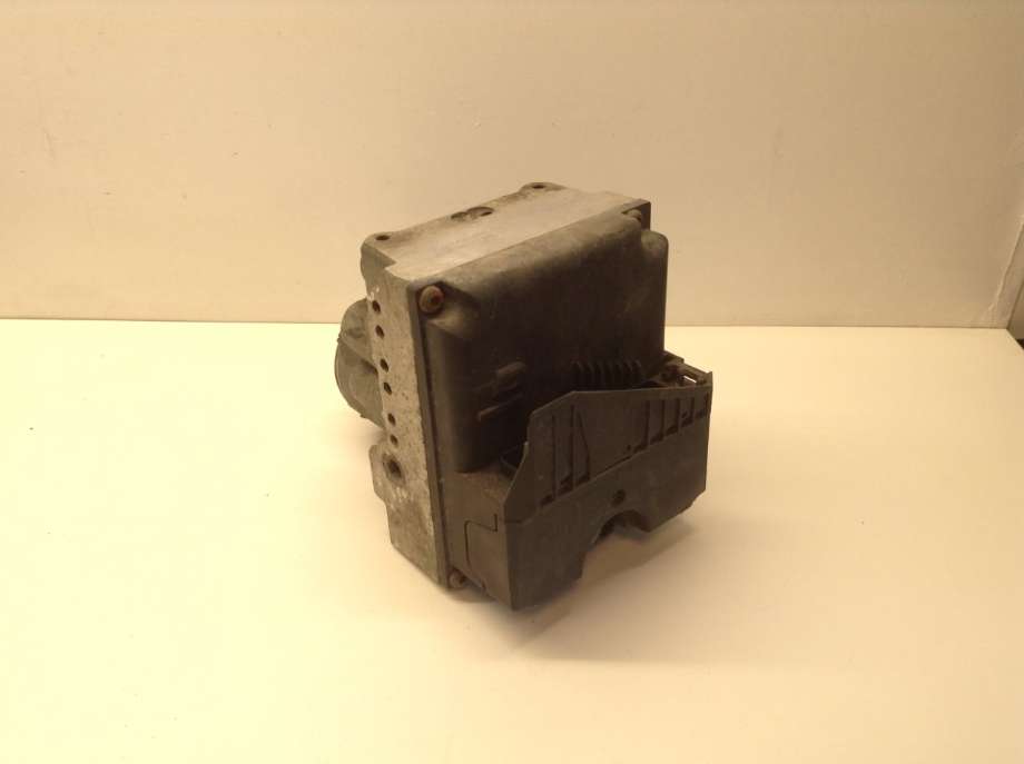 ABS sentral til Audi A8 1995-2002 (Type I)  (AUDI|8D0 614 11 D|0 265 218 020|)