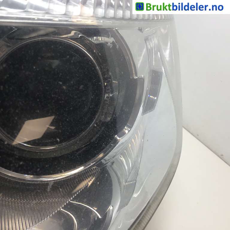 Frontlykt venstre halogen til Škoda Fabia 2007-2010 (Type II, Fase 1)  (SKODA|5J1 941 017 B|1ZV 247 025-09|5J1 941 015 B)