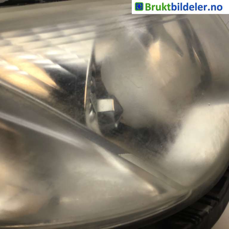 Frontlykt høyre xenon til Subaru Forester 2008-2013 (Type III)  (SUBARU|84001SC120|)