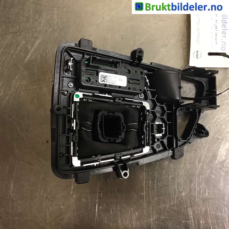Diverse deler til Audi Q7 2015-->> (Type II) (AUDI|4M1 713 140 G|)