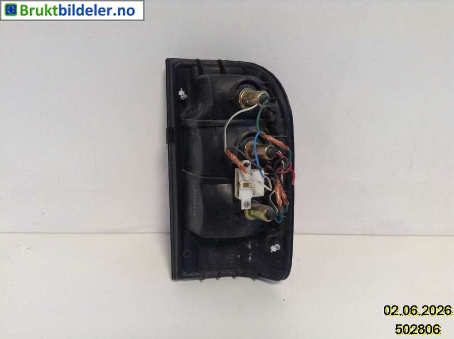 Baklykt venstre til Toyota Hilux 1998-2001 (TOYOTA|)