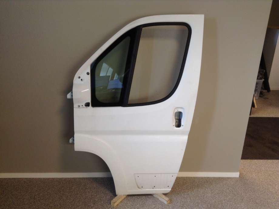 Dør venstre 2dørs til Peugeot Boxer 2014-->> (Type III, Fase 2) (PEUGEOT|9002 EK||16 824 777 80)