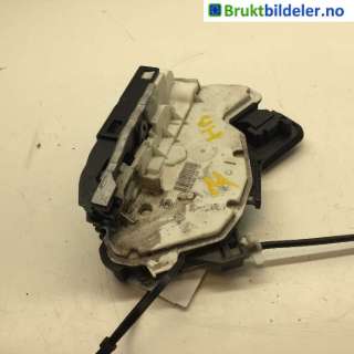 Låsekasse høyre bak til VW Golf VII, 2012-2017 (Fase 1)  (VOLKSWAGEN|5K4 839 016 Q)