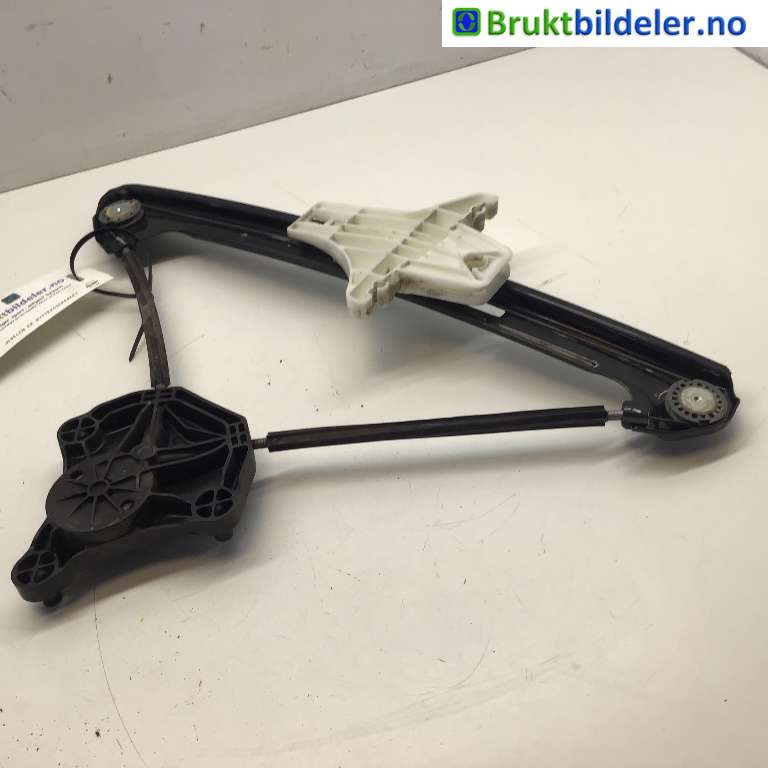 Ruteheis til VW Golf VII 2012-2017 (Fase 1)  (VOLKSWAGEN|5G4 839 462 B|122287|)