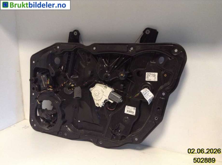 Ruteheis høyre foran til VW Touareg, 2010-2018 (Type II)  (VOLKSWAGEN|7P6 837 462 B)