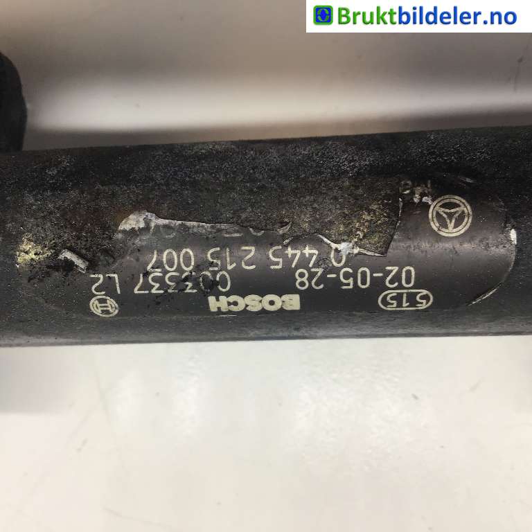 Dyseskinne (fuelrail) til Mercedes ML 1997-2005 (W163) (W163) (MERCEDES|A 612 070 00 95|0 445 215 007|)
