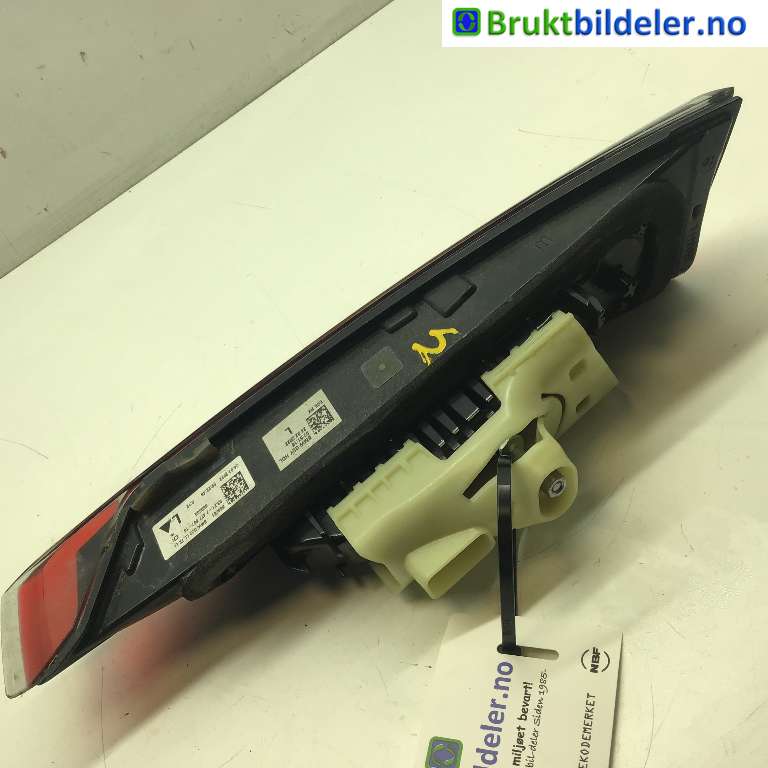 Baklykt venstre indre til BMW i4 2021-->> (G26) (G26) (BMW IX4|63 21 7 477 607|)