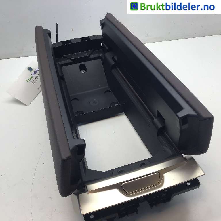 Sete armlene lokk til BMW iX 2021-->> (I20) (I20) (BMW  iX xDrive40|51 16 5 A1F 888|)