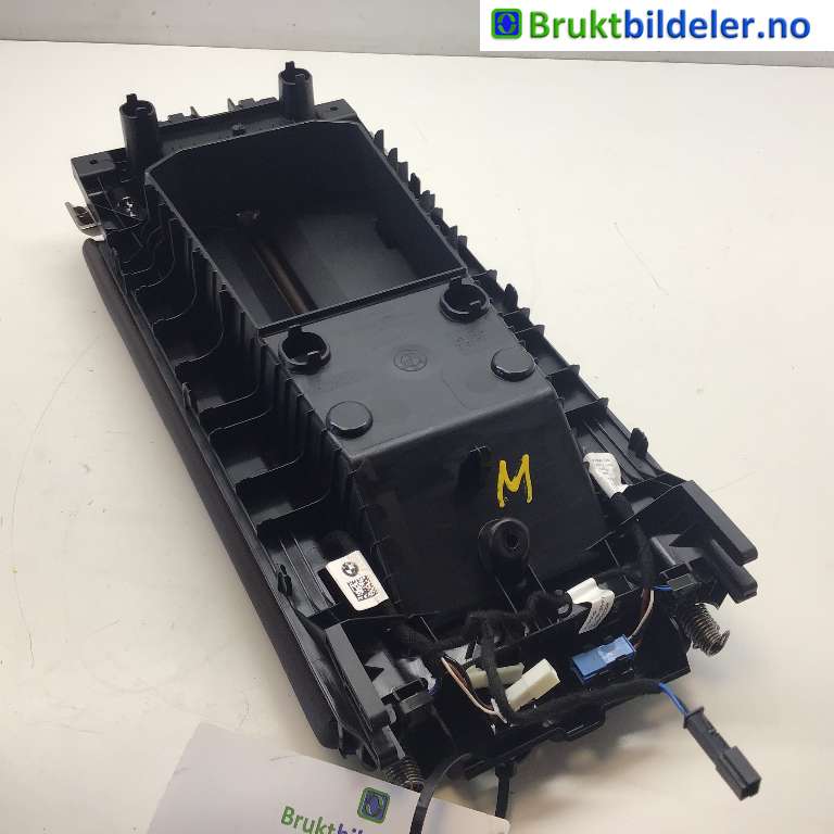Sete armlene lokk til BMW iX 2021-->> (I20) (I20) (BMW  iX xDrive40|51 16 5 A1F 888|)