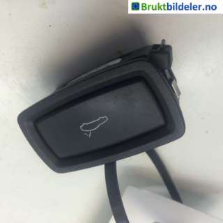 Bryter baklukeåpner til Porsche Taycan, 2019->>  (PORSCHE|971 959 832 B|130B-19 00111)