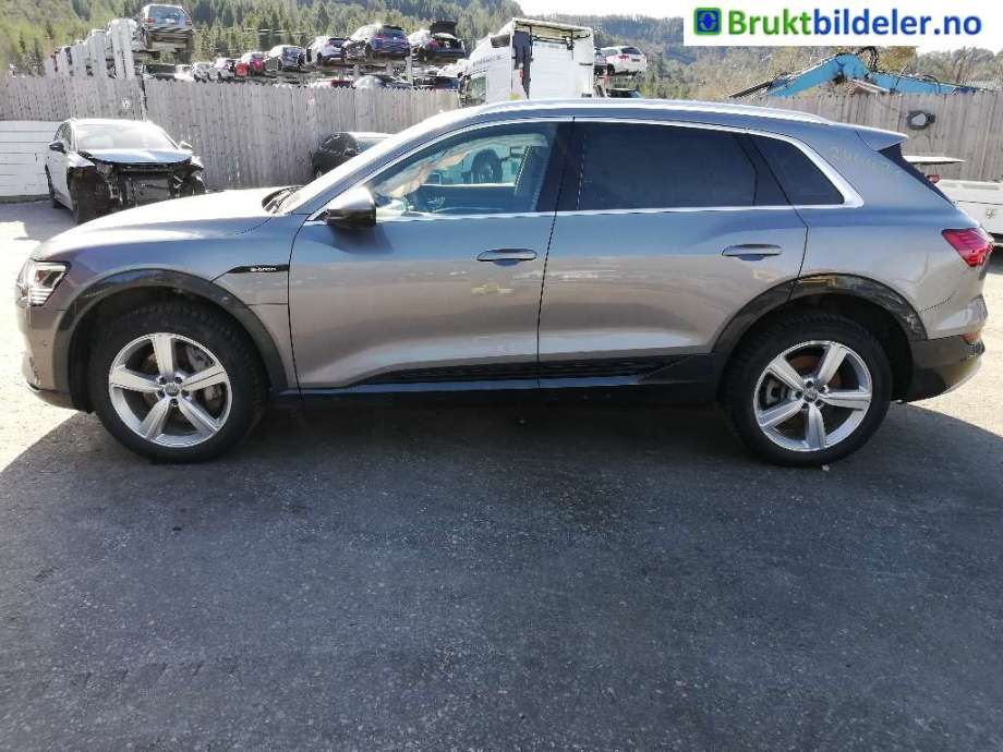 Dør venstre bak til Audi e-tron, 2018-->>  (AUDI|)