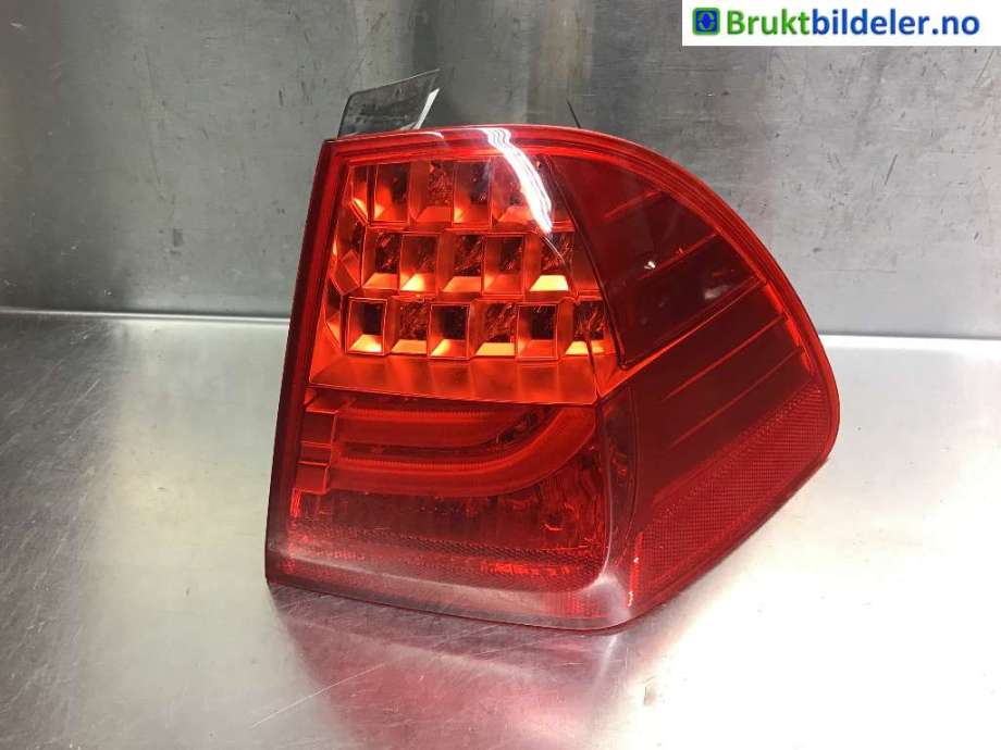 Baklykt høyre til BMW 3-Serie, 2005-2011 (E90/E91/E92/E93) (E90/E91/E92/E93) (BMW|7 289 432)