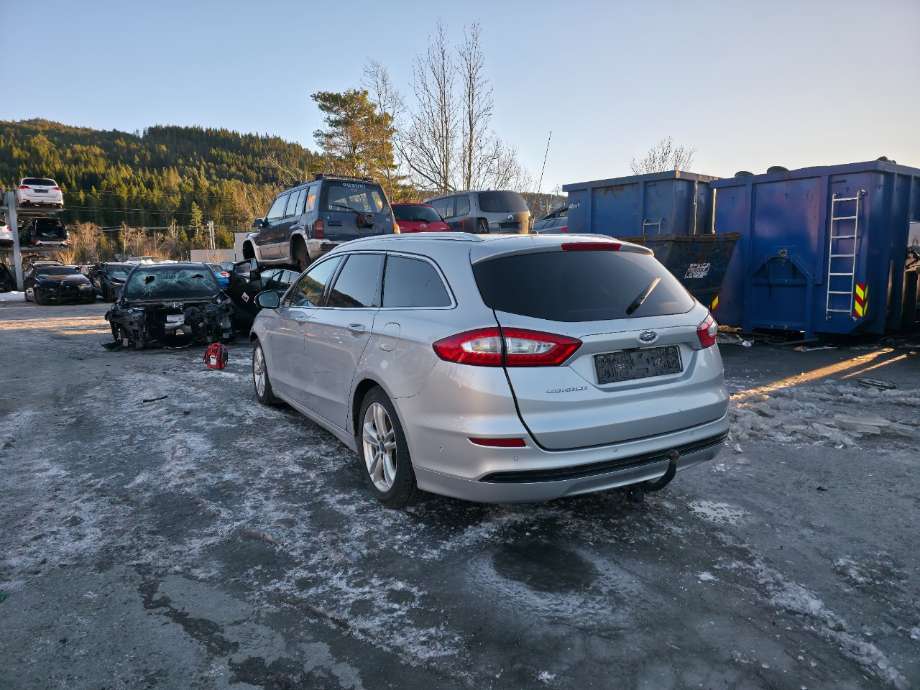 Dør venstre bak til Ford Mondeo 2014-2019 (Type V, Fase 1)  (FORD|)