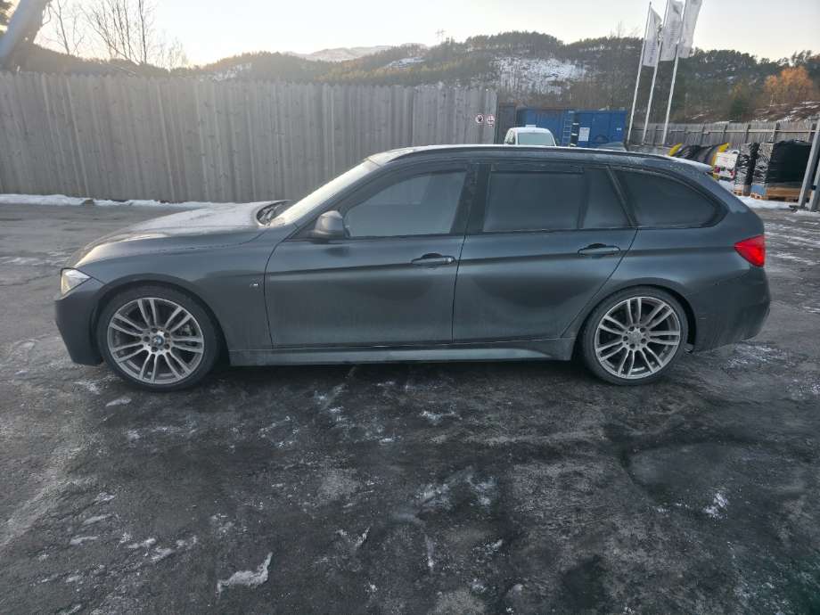 Dør venstre foran til BMW 3-Serie 2012-2018 (F30/F31/F34) (F30/F31/F34) (BMW|)