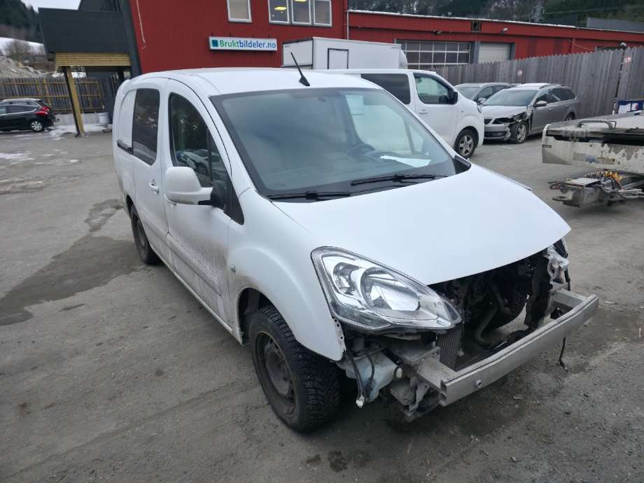 Skjerm høyre foran til Peugeot Partner 2015-2019 (Type II, Fase 2)  (PEUGEOT|)