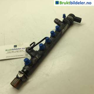 Dyseskinne (fuelrail) til Audi A4, 2007-2014 (Type IV) (B8) (B8) (AUDI|03L 130 089 A)