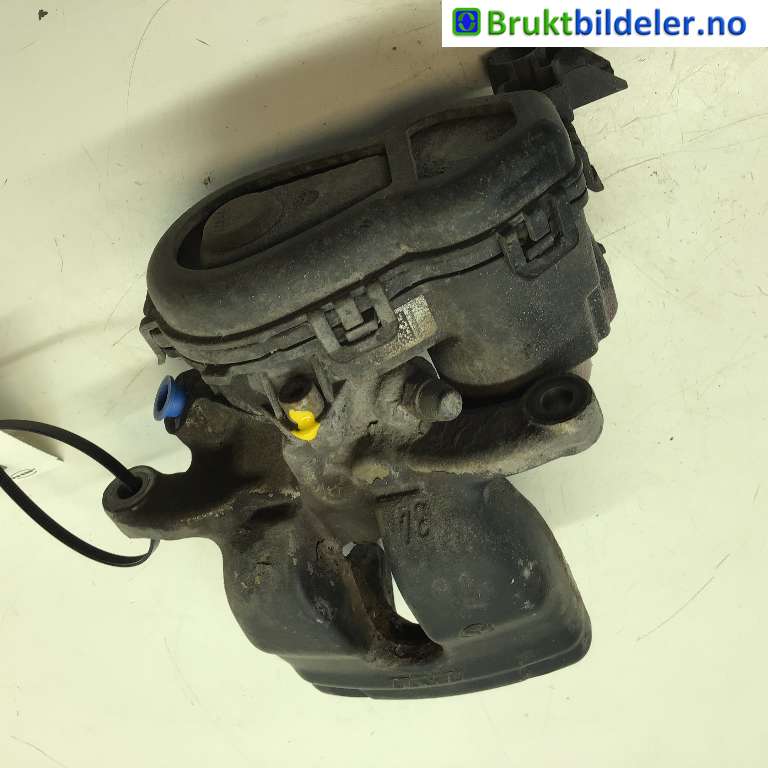 Bremsecaliper høyre bak til Mercedes CLA 2013-2019 (C117) (C117) (MERCEDES|A 000 423 24 81|)