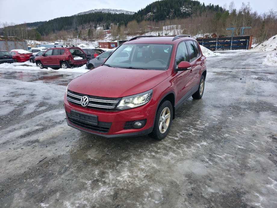Dør venstre foran til VW Tiguan 2011-2016 (Type I, Fase 2)  (VOLKSWAGEN|)