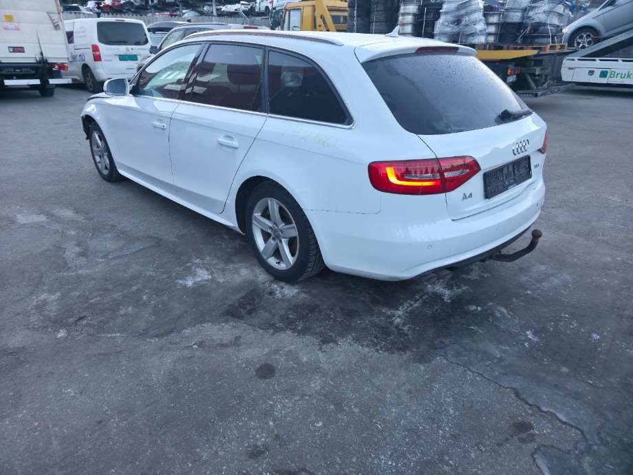 Dør venstre bak til Audi A4 2007-2014 (Type IV) (B8) (B8) (AUDI|)