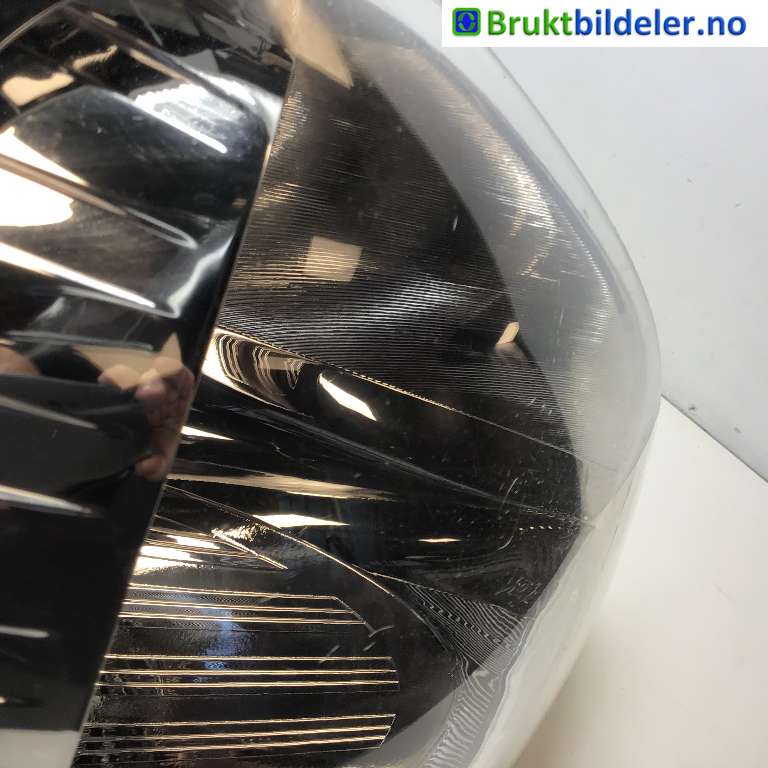 Frontlykt høyre halogen til Hyundai i20 2009-2014 (Type I) (HYUNDAI|921021J010|)