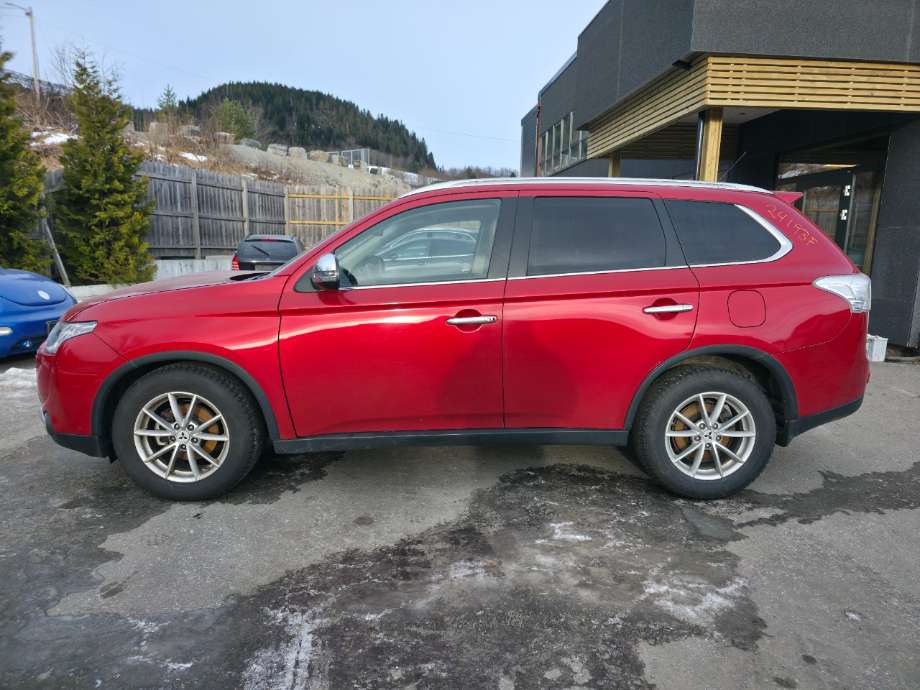 Dør venstre bak til Mitsubishi Outlander 2015-->> (Type III, Fase 2) (MITSUBISHI|)