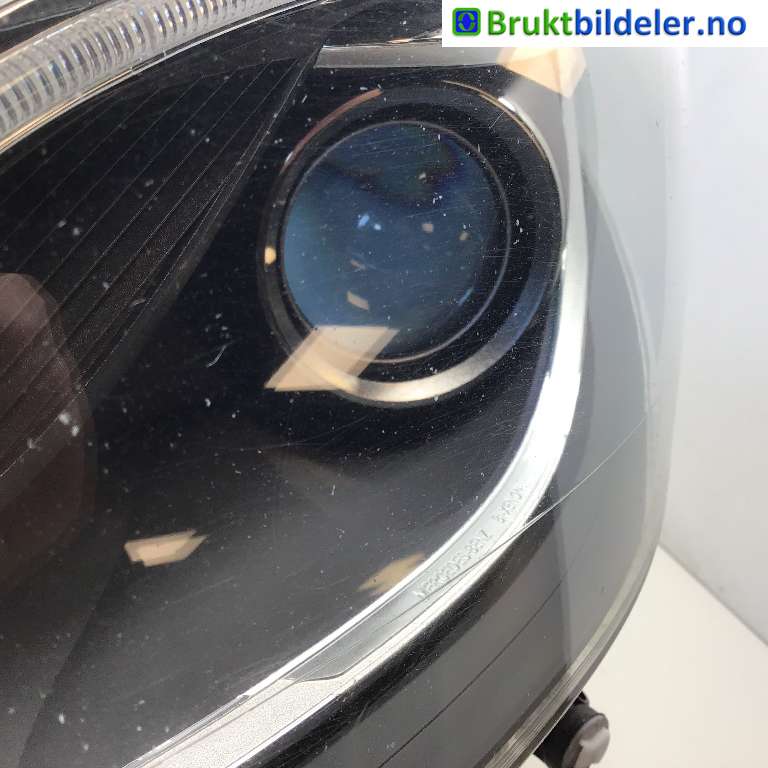 Frontlykt venstre xenon til Mercedes B-Klasse 2011-2018 (W246) (W246) (MERCEDES|A 246 820 77 61|0 301 271 271 07|)