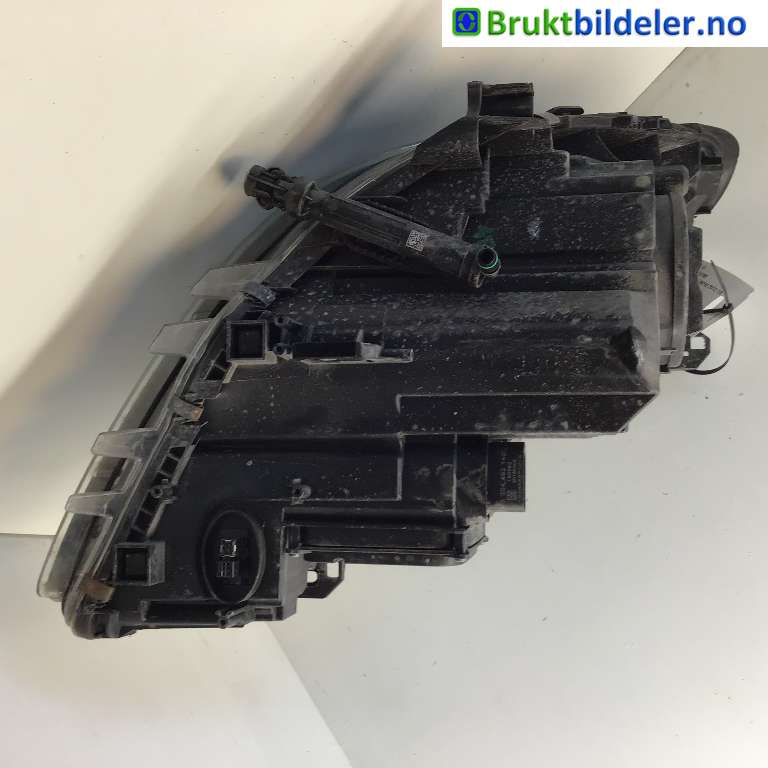 Frontlykt venstre xenon til Mercedes B-Klasse 2011-2018 (W246) (W246) (MERCEDES|A 246 820 77 61|0 301 271 271 07|)