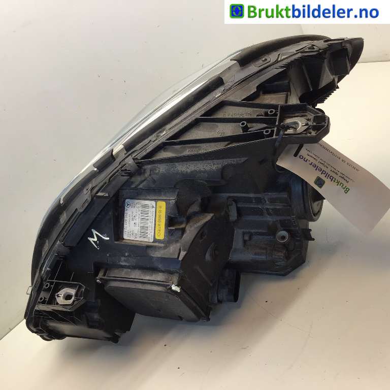 Frontlykt høyre xenon til Mercedes B-Klasse 2011-2018 (W246) (W246) (MERCEDES|A 246 820 72 61|0 301 271 272 07|)