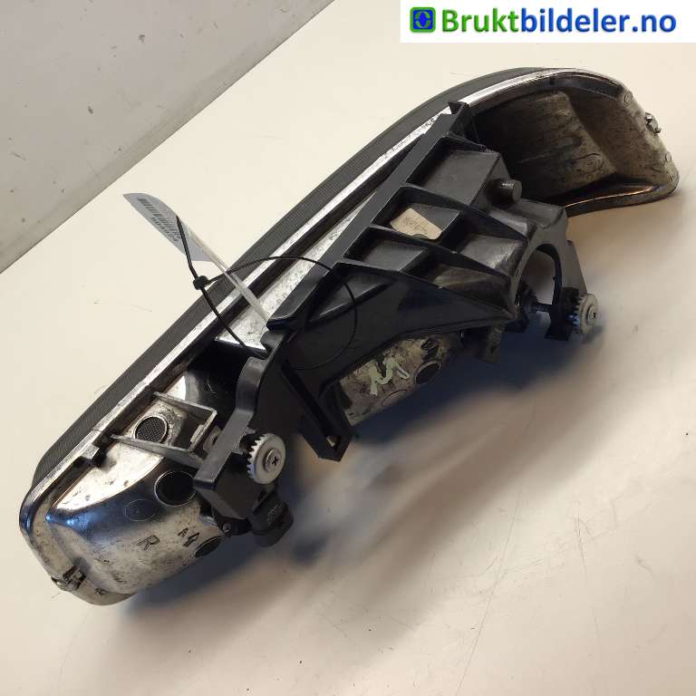 Frontlykt høyre halogen til Chevrolet Tahoe 2001-2005 (Type II)  (CHEVROLET|)
