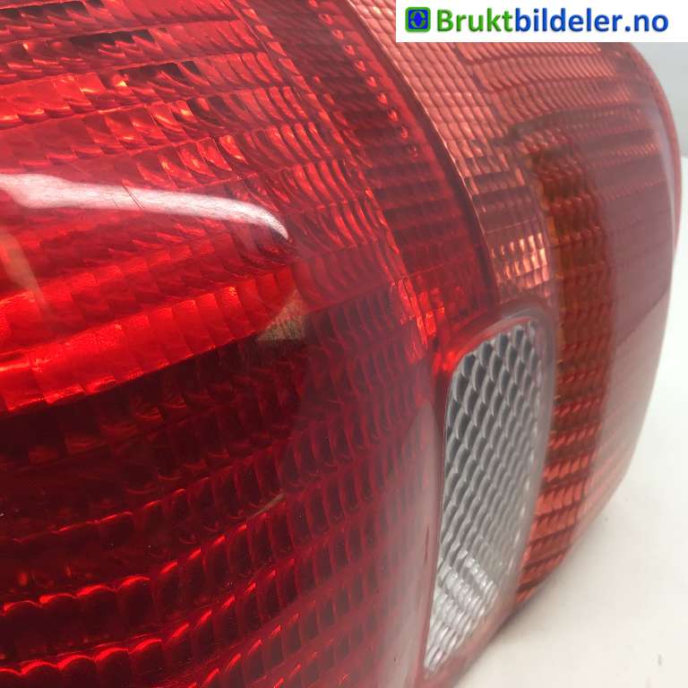Baklykt høyre til Toyota RAV4 2000-2006 (Type II)  (TOYOTA|81551-42060|)