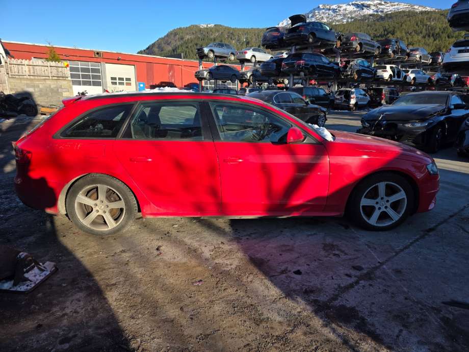 Dør høyre foran til Audi A4, 2007-2014 (Type IV) (B8) (B8) (AUDI|)