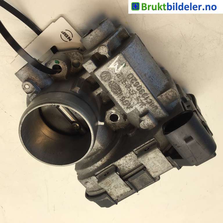 Spjeldhus til VW E-Up, 2013-2019 (VOLKSWAGEN|04C 133 062 D)