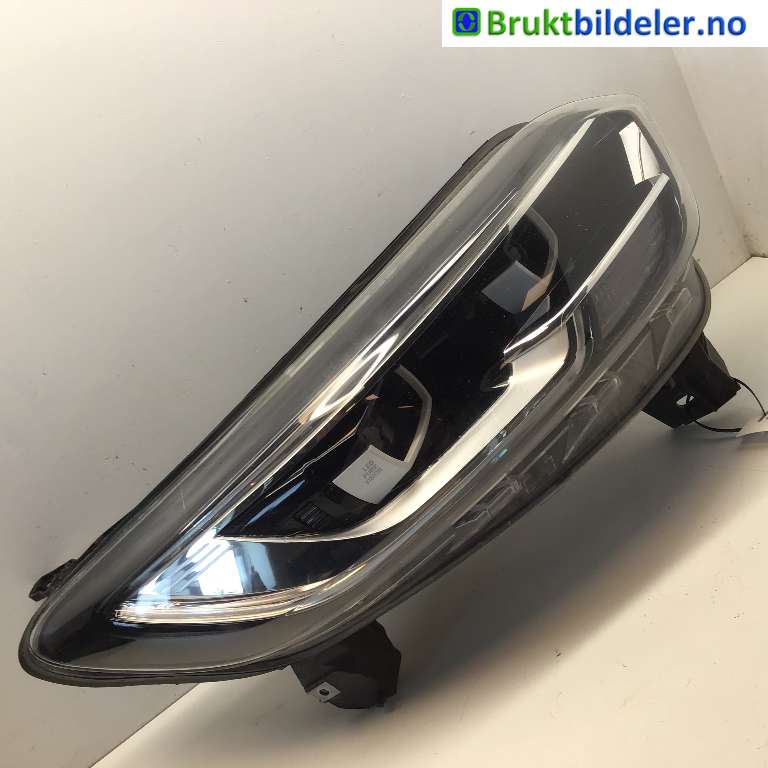 Frontlykt høyre halogen til Renault Kadjar, 2015-->>  (RENAULT|260108354R)