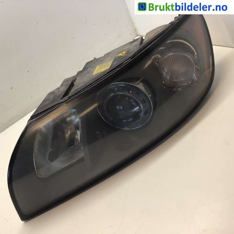 Frontlykt venstre xenon til Volvo V50 2004-2007 (Fase 1) (VOLVO|30698889|0 301 198 273|)