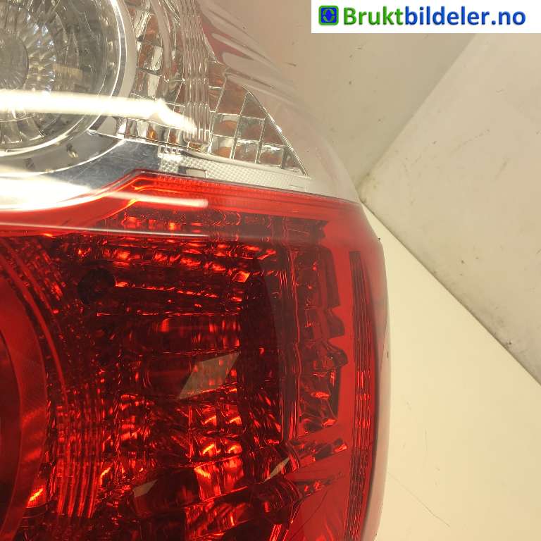 Baklykt høyre til Toyota Auris 2010-2012 (Type I, Fase 2)  (TOYOTA|81551 02550|)