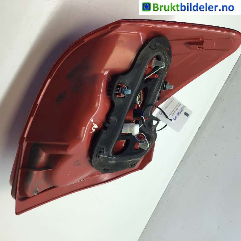 Baklykt høyre til Toyota Auris 2010-2012 (Type I, Fase 2)  (TOYOTA|81551 02550|)