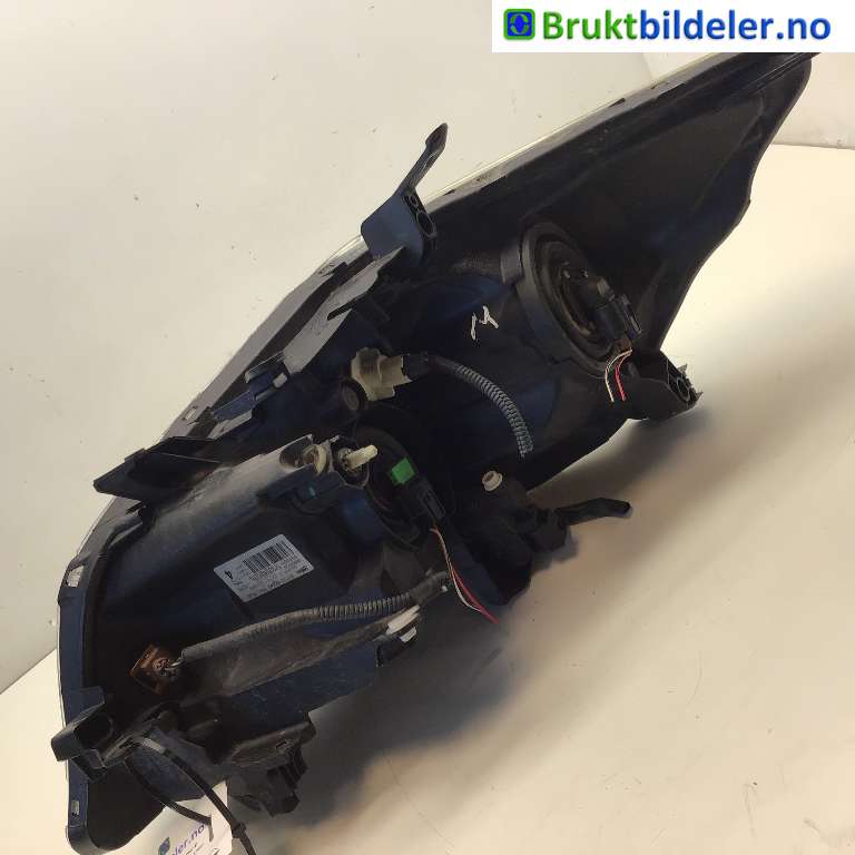 Frontlykt høyre halogen til Toyota Auris 2010-2012 (Type I, Fase 2)  (TOYOTA|8113002A40|)