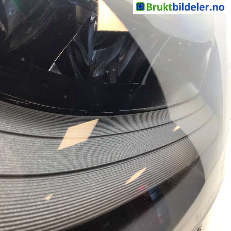 Frontlykt venstre halogen til Tesla Model 3 2018-2023 (Fase 1)  (TESLA|1514952-20-E|D6I24216000245|)