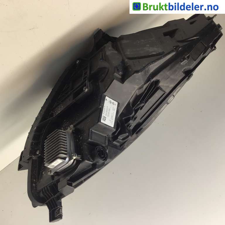 Frontlykt venstre halogen til Tesla Model 3 2018-2023 (Fase 1)  (TESLA|1514952-20-E|D6I24216000245|)