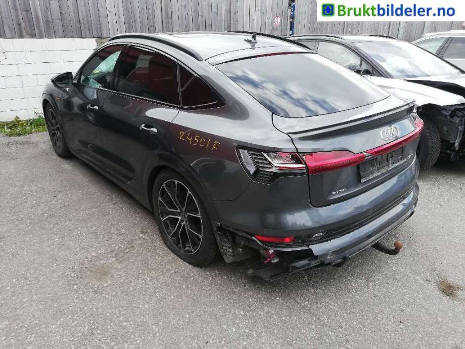 Dør venstre bak til Audi e-tron, 2018-->>  (AUDI|)