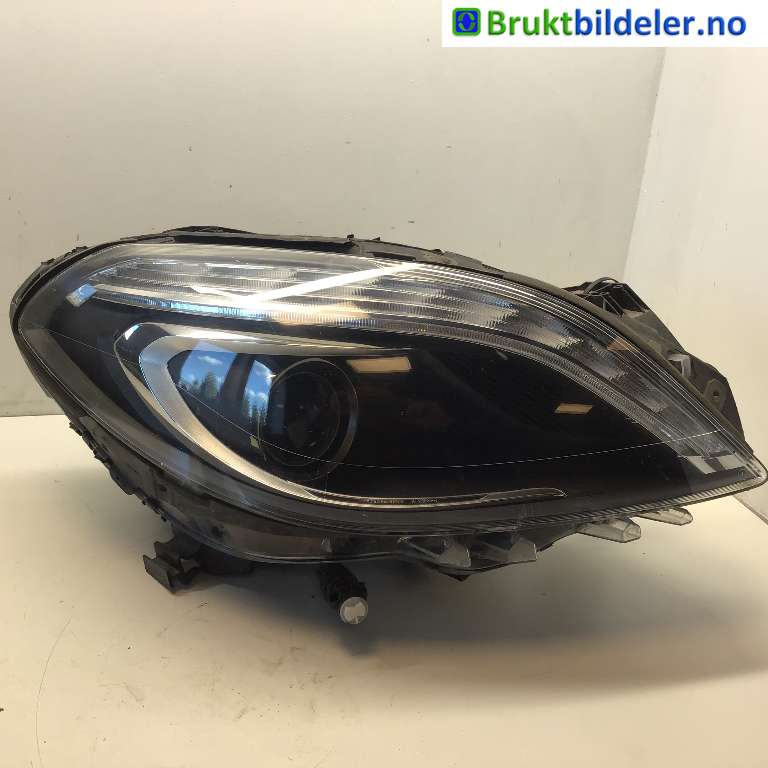 Frontlykt høyre xenon til Mercedes B-Klasse, 2011-2018 (W246) (W246) (MERCEDES|A 246 820 72 61)