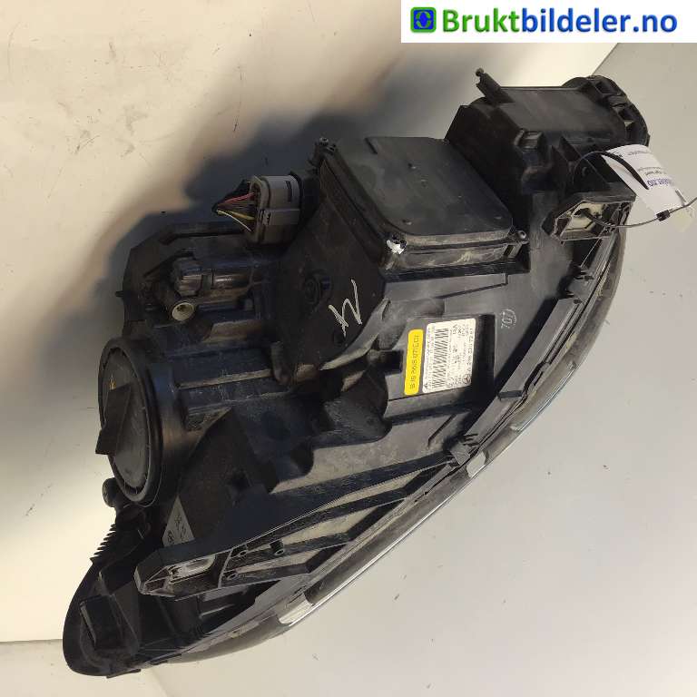 Frontlykt høyre xenon til Mercedes B-Klasse 2011-2018 (W246) (W246) (MERCEDES|A 246 820 72 61|0 301 271 272 07|)