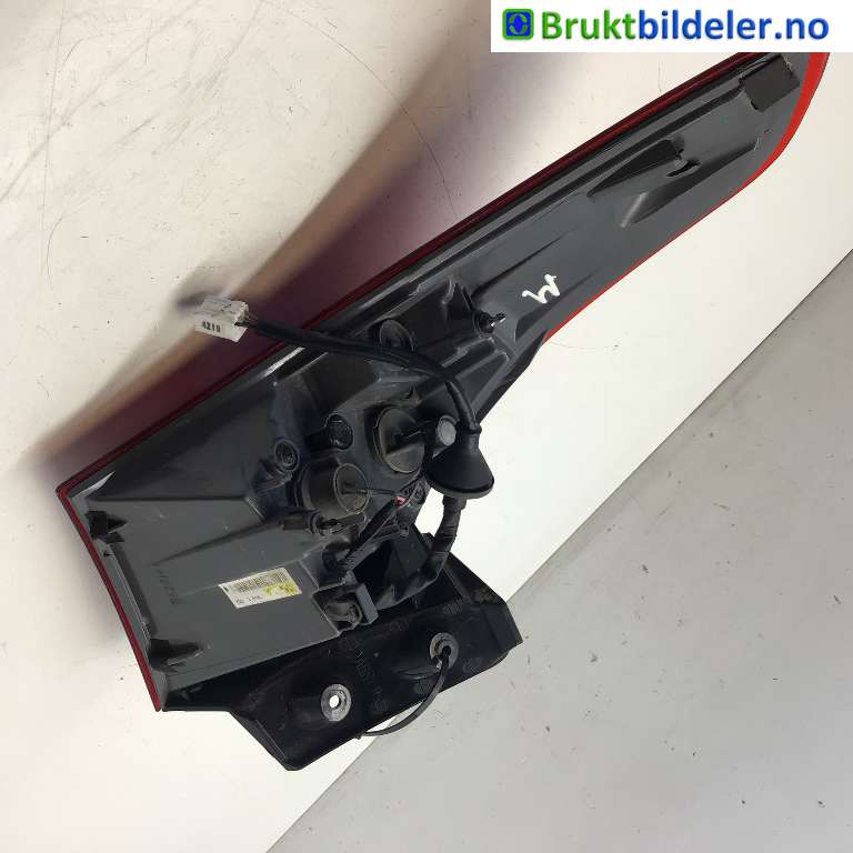 Baklykt høyre til Hyundai i30 2012-2017 (Type II)  (HYUNDAI|92402A5020|)